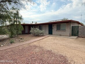 Building Photo - 2812 W Calle Ocio
