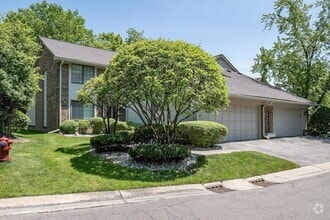 Building Photo - 6979 Pebble Creek Woods Dr