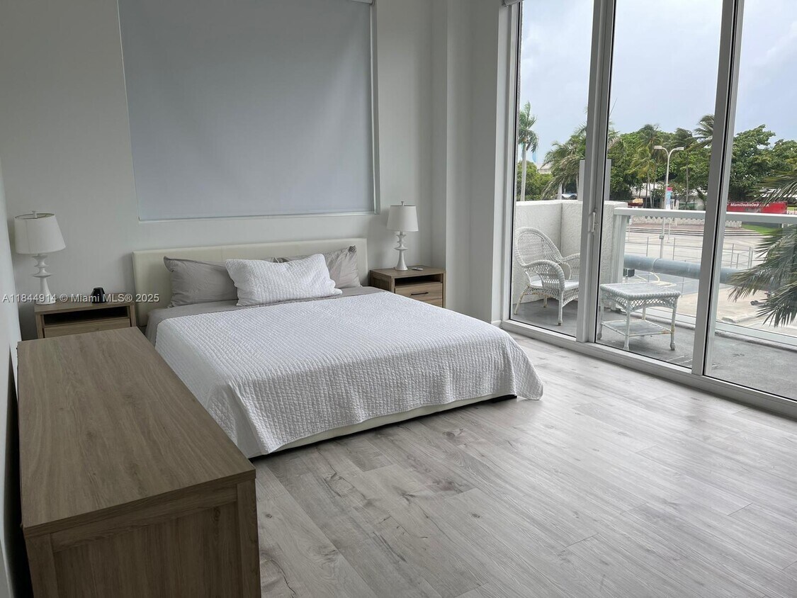 Foto principal - 244 Biscayne Blvd