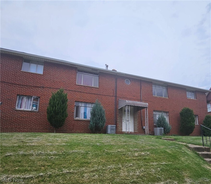 1464 Front St Unit 3, Cuyahoga Falls, OH 44221 Room for Rent in Cuyahoga Falls, OH