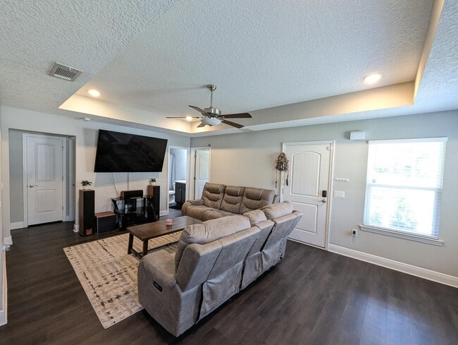 Building Photo - 5619 Charter Cir