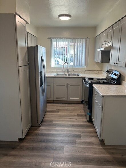 Foto del edificio - 51099 Eisenhower Dr