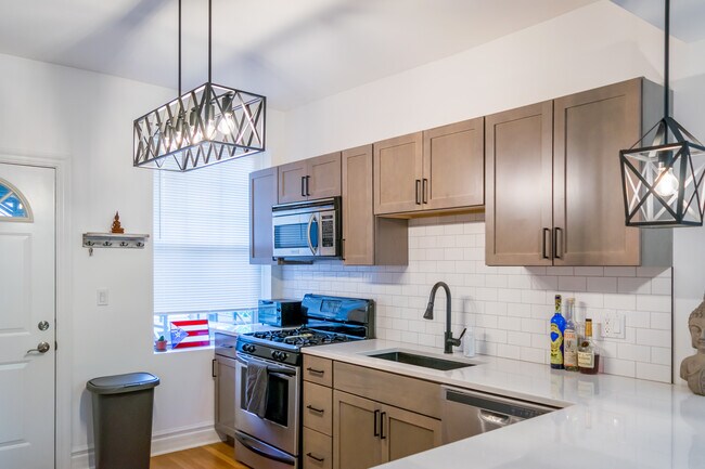 Foto del edificio - 3039 W Belle Plaine Ave