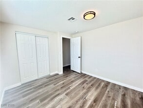 Building Photo - 2081 S Dandelion St