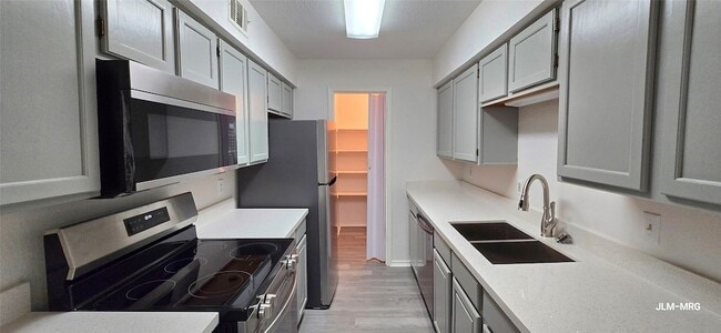 Foto del edificio - 9700 Leawood Blvd