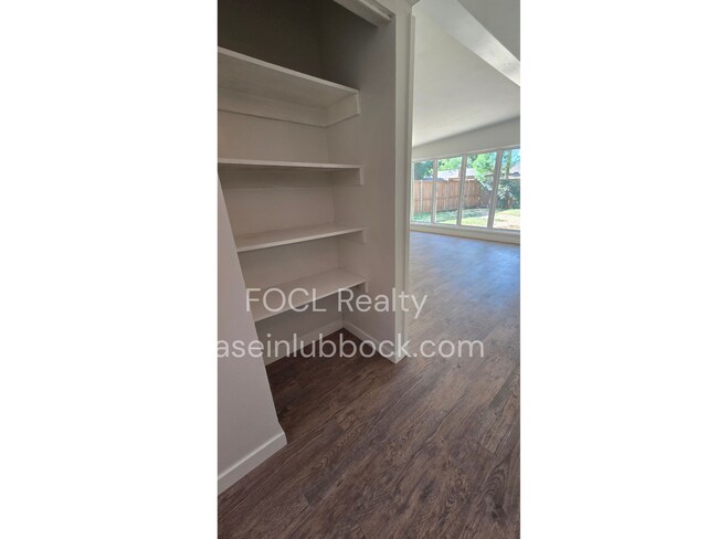 Foto del edificio - Affordable, updated 3/1/Carport