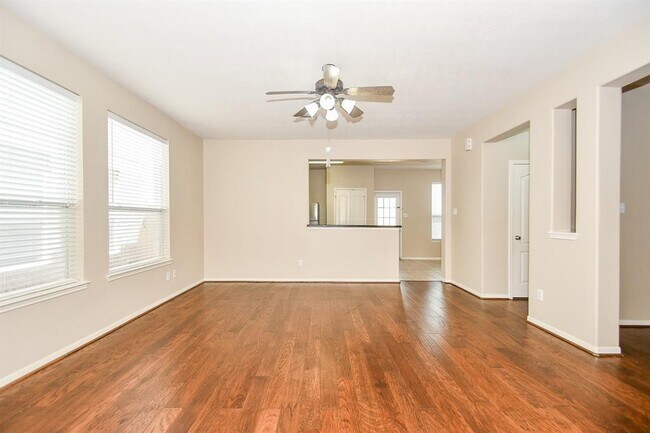 Foto del edificio - 7414 Hollister Ridge