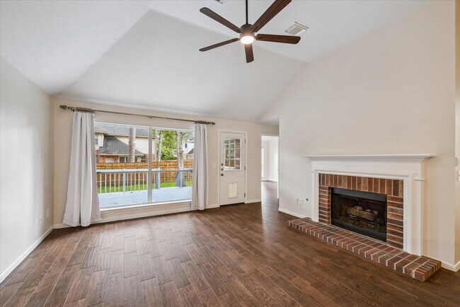 Building Photo - 22 N Holly Laurel Cir