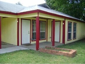Building Photo - 1613 Walton Walker Dr