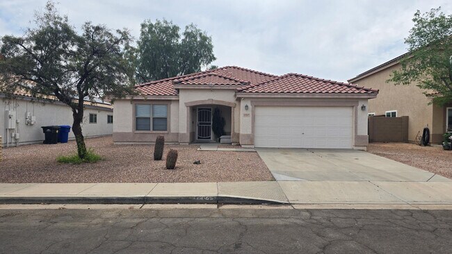 Foto del edificio - 15537 W Gelding Dr
