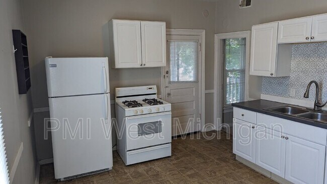 Foto del edificio - 822 Nagold St NW