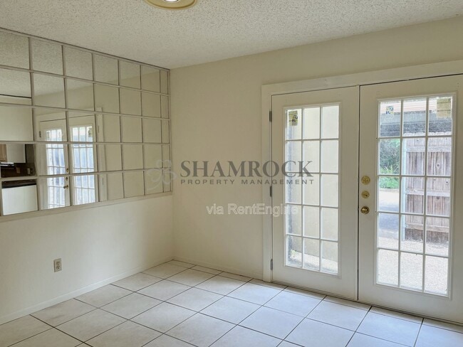 Building Photo - 6815 Old Briarstown Dr