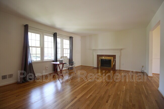 Foto del edificio - 5810 Sunderland Ct