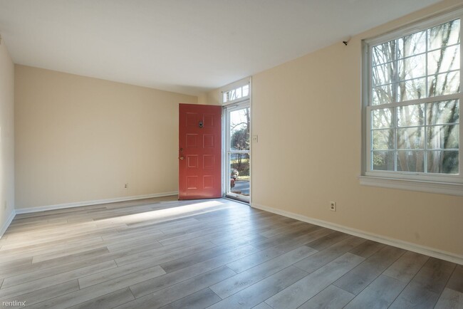 Building Photo - 3 br, 1.5 bath House - 111 Doncaster Lane