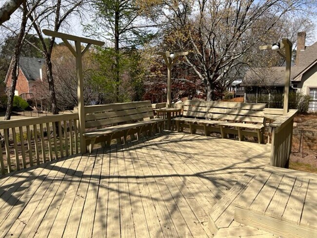 Foto del edificio - 4368 Whittington Way NW