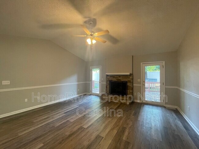 Building Photo - 7861 Sarah Dr