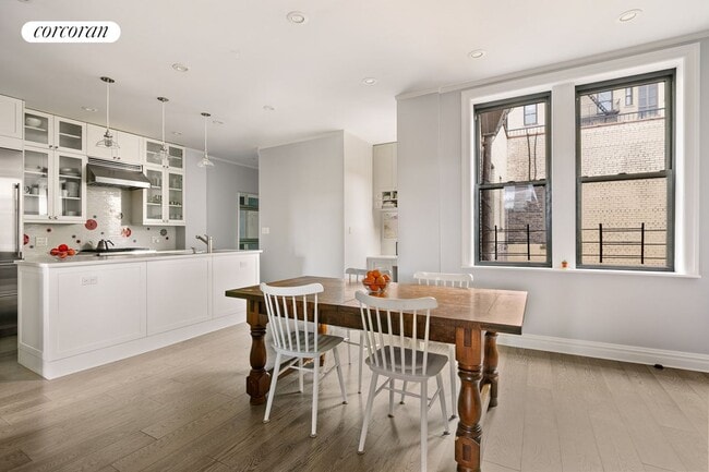 Foto del edificio - 528 W 111th St