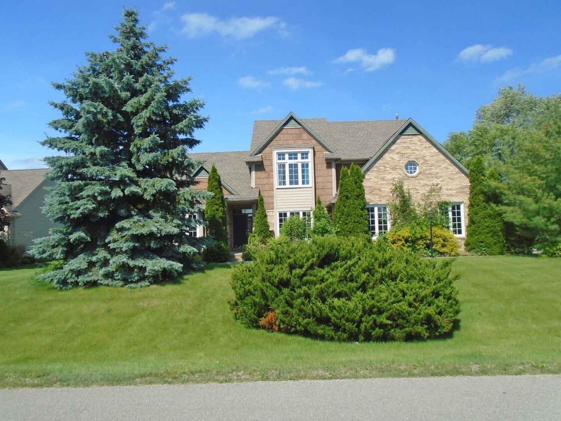 Primary Photo - 962 Fairway Park Dr