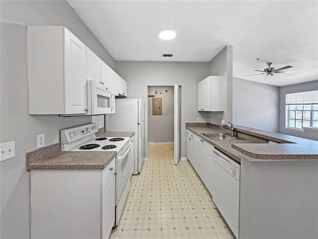 Foto del edificio - 860 Grand Regency Pointe