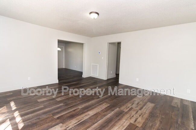 Building Photo - 506 Deck Dr