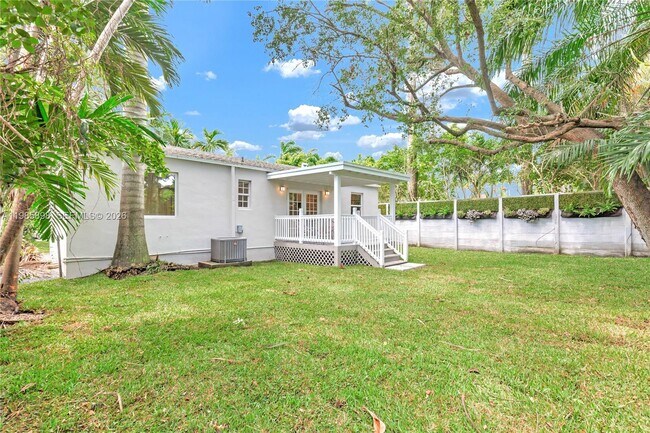 Foto del edificio - 1045 NE 84th St