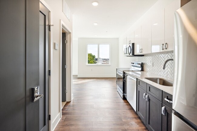 Interior Photo - OLO