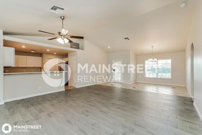 Foto del edificio - 1012 NW 15th Ave, Cape Coral, FL 33993