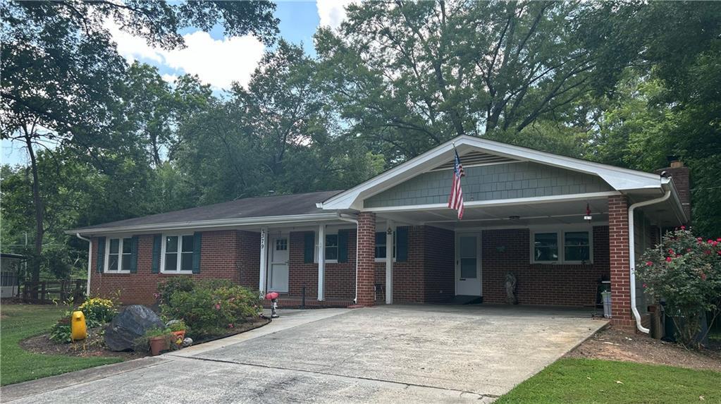 Foto principal - 2379 Holly Springs Rd