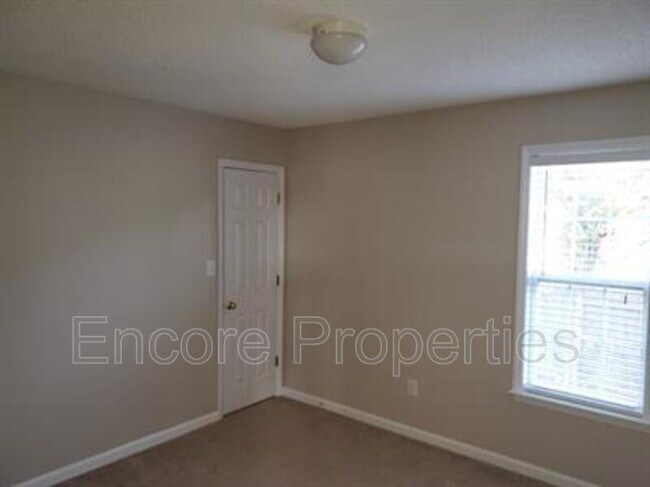 Building Photo - 433 Haybale Ct