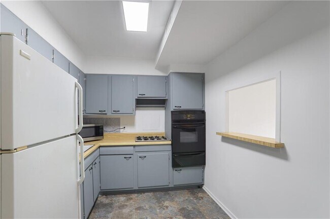 Foto del edificio - 2965 Pharr Ct S Northwest