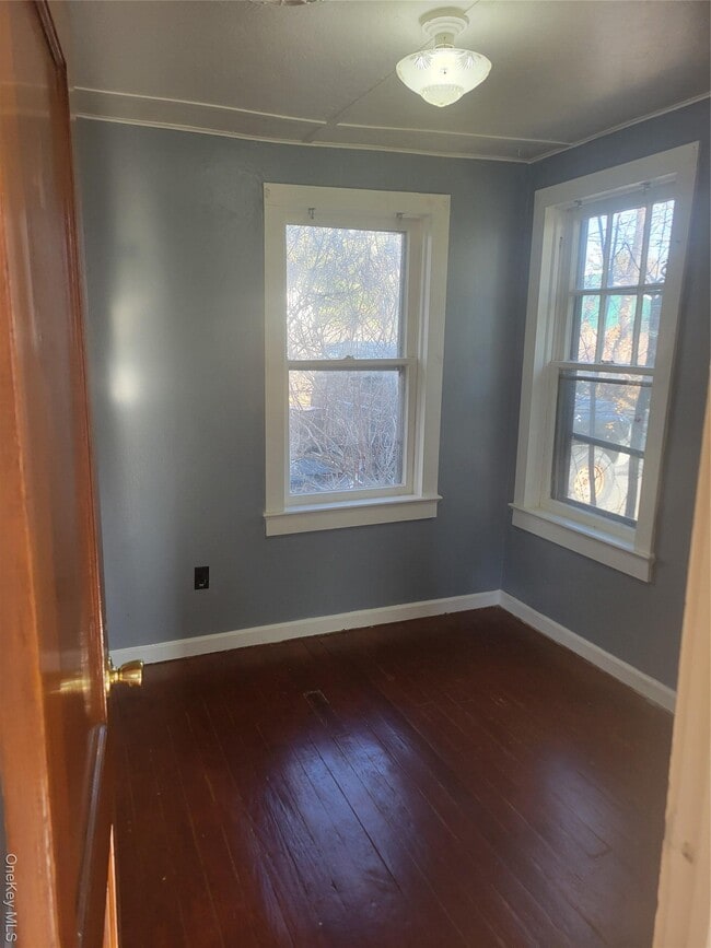 Building Photo - 181 Ulster Ave