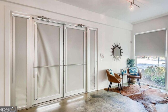 Building Photo - 455 Glen Iris Dr NE