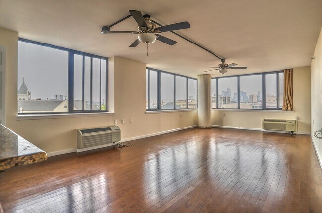 Foto del edificio - 551 Observer Hwy