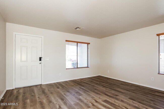 Foto del edificio - 25861 W North Star Pl