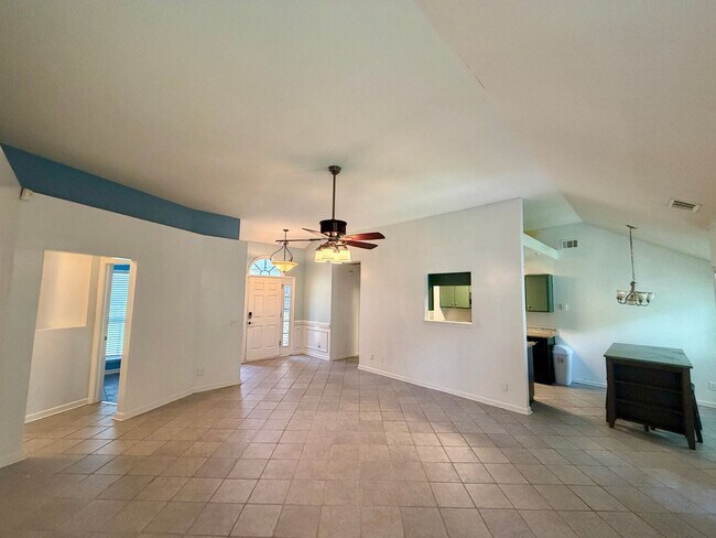 Building Photo - 3 BED | 2 BATH | COMMUNITY POOL & FITNESS CENTER | OGEECHEE FARMS