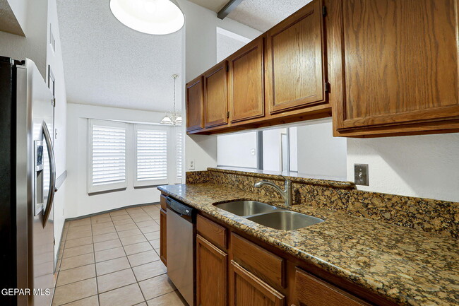 Building Photo - 6032 Belladonna Cir