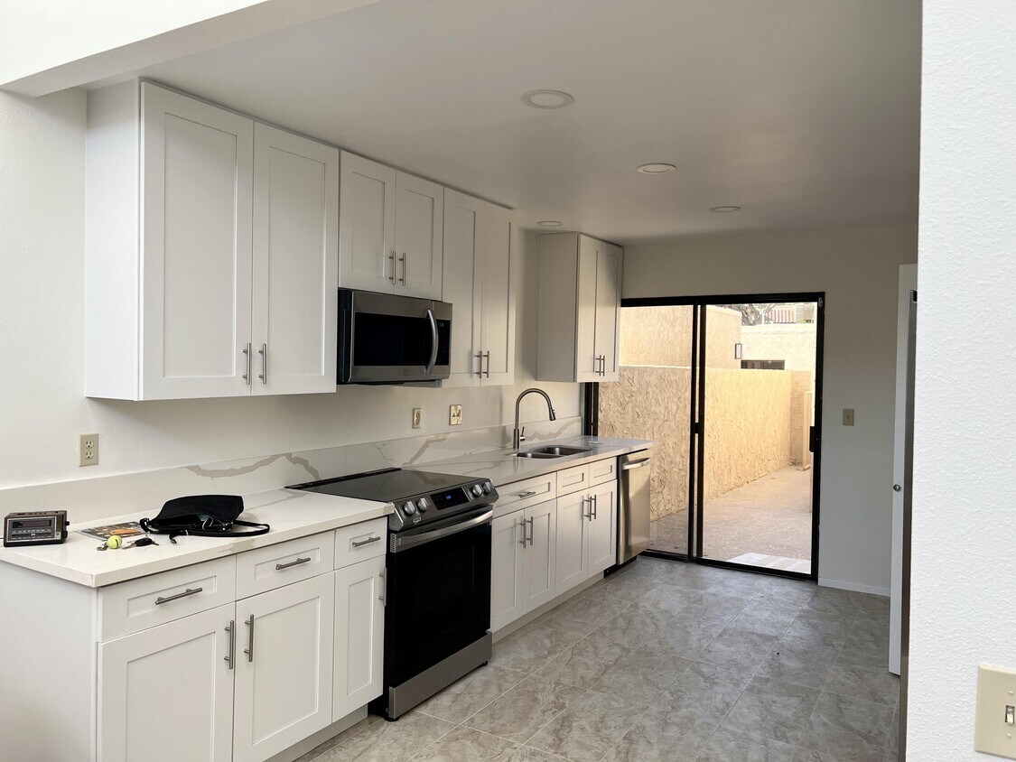 Primary Photo - 73660 Mesquite Ct