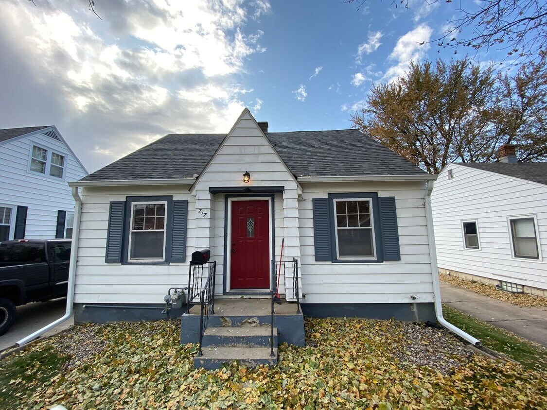 Primary Photo - Charming 3 bed 1 bath House with Tons of U...