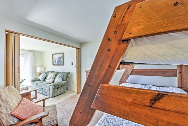 Foto del edificio - 352 Shore Rd