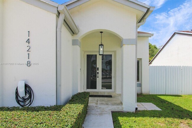 Building Photo - 14218 SW 103rd Terrace