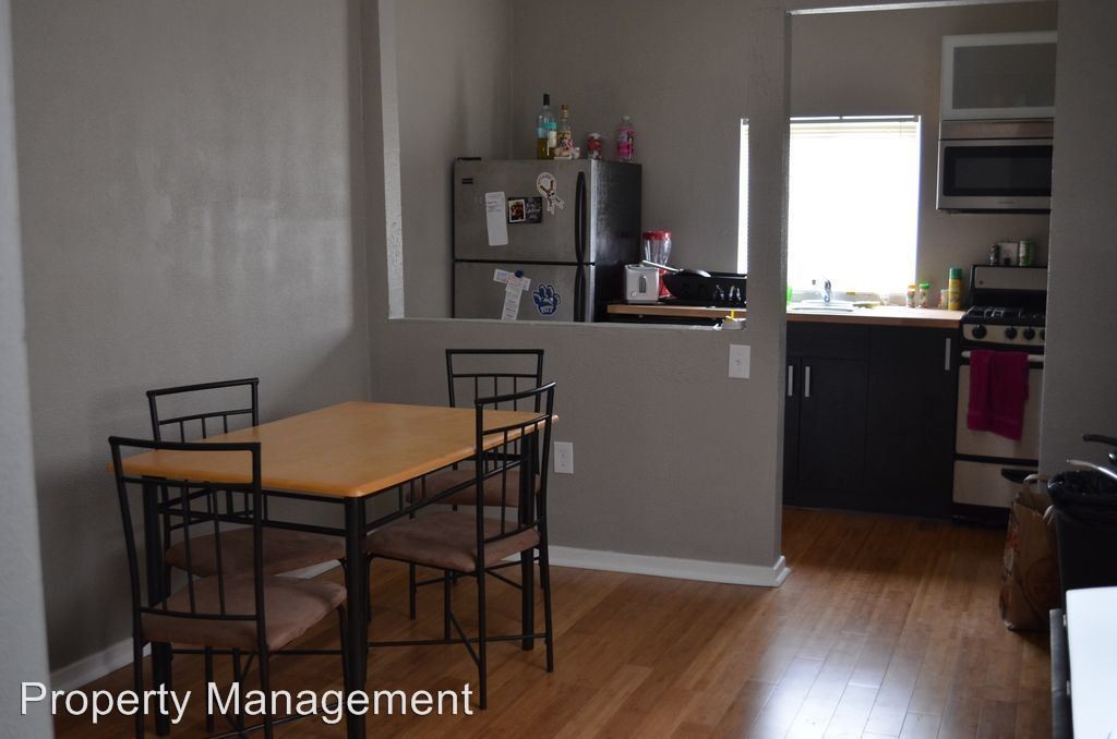 Primary Photo - 1022 E Warrington Ave