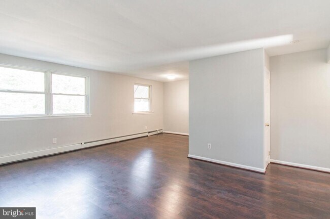 Building Photo - 4420 Aberdale Rd