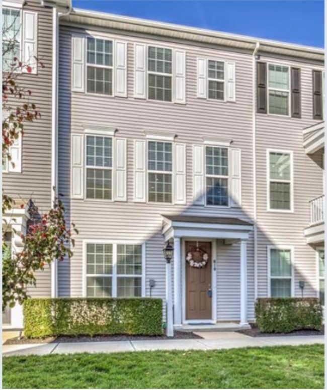 Building Photo - 610 Mayer Pl