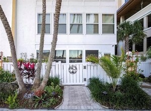 Building Photo - 661 Poinsettia Ave