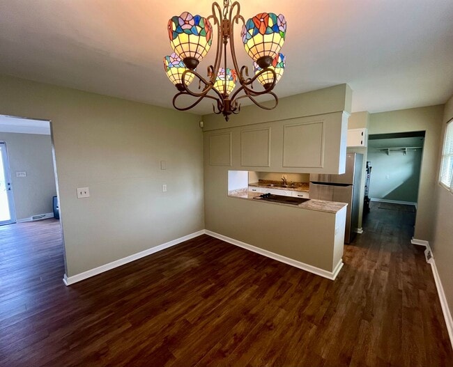 Building Photo - Three bedroom Brick Ranch in Godfrey