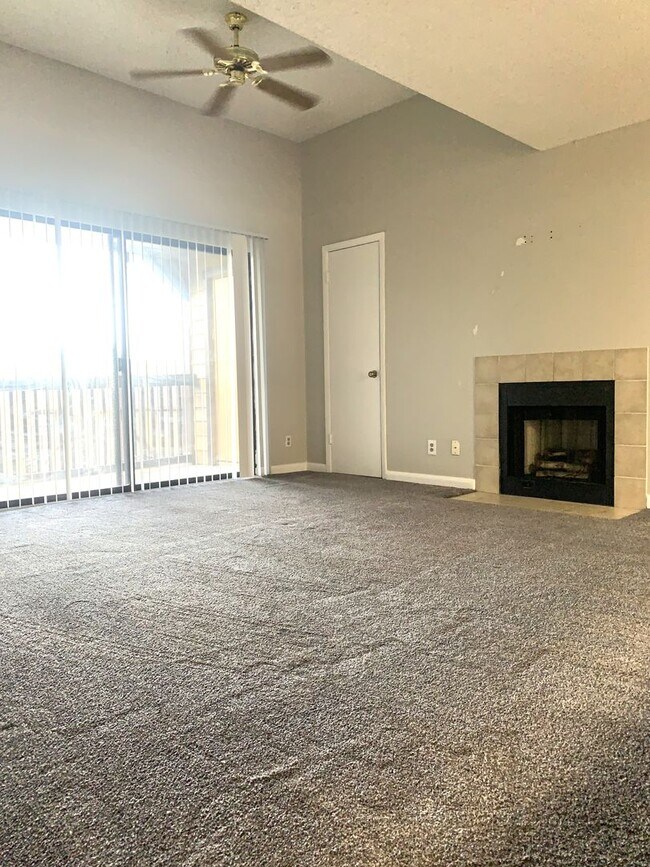 Building Photo - 1 bed/1bath at Lakewood Park Condominium i...