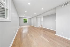 Foto del edificio - 64 Curwood Ct