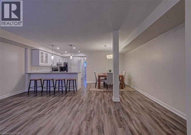 Photo du bâtiment - 350 Fisher Mills Rd