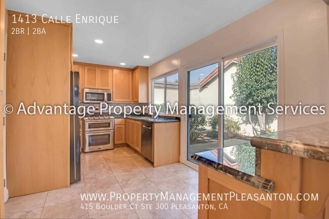 Building Photo - 1413 Calle Enrique