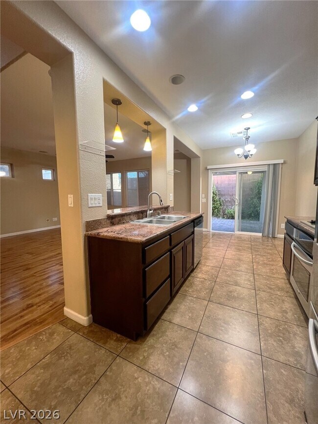 Foto del edificio - 9525 Van Halen Ln